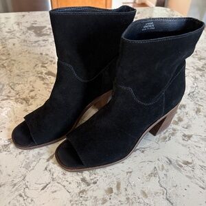 Women’s Lucky Brand Ryemi Black Suede Peep Toe Suede Ankle Booties 6 M